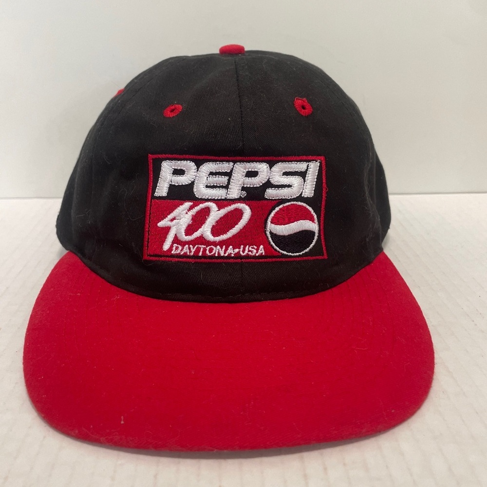 Vintage 90s nascar Pepsi 400 Daytona SnapBack cap hat black red